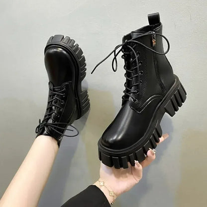 chunky-boots-der-neue-streetstyle-klassiker-boots-jlr-design-1 - JLR Design