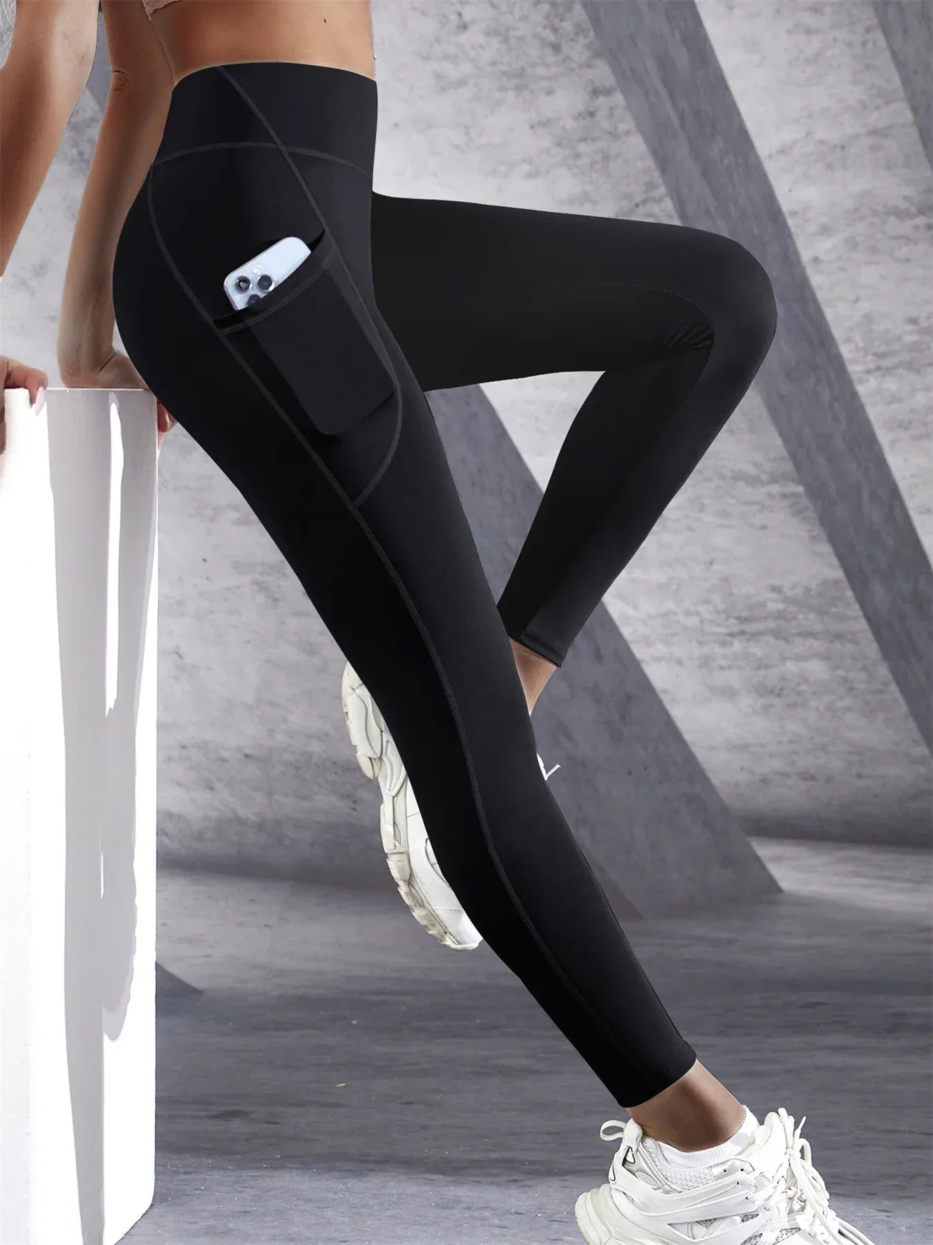 damen-high-waist-leggings-mit-taschen-blickdichte-push-up-sporthose-fur-fitness-and-yoga-yoga-leggings-jlr-design-8 - JLR Design