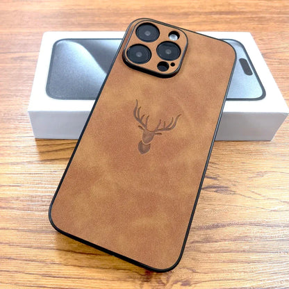 elegante-lederhulle-mit-hirschmotiv-fur-iphone-12-13-14-15-16-minipluspropromax-handyhulle-jlr-design-1 - JLR Design