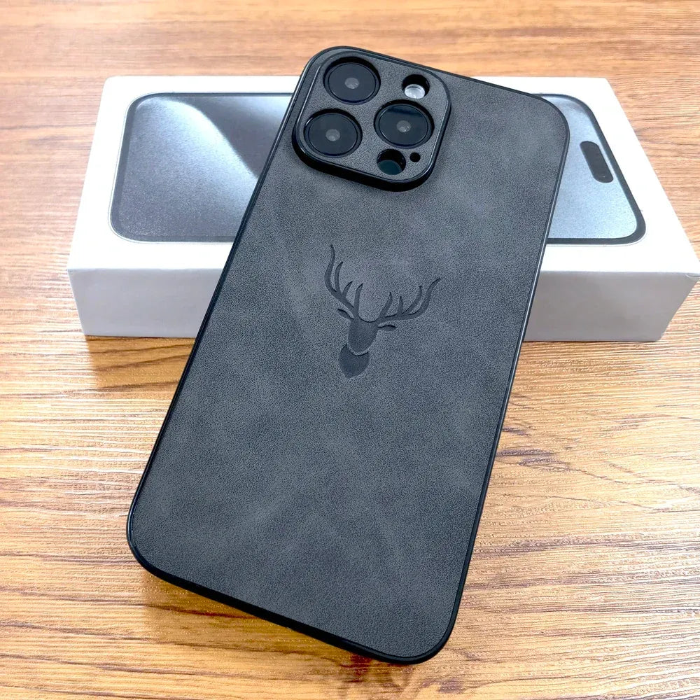 elegante-lederhulle-mit-hirschmotiv-fur-iphone-12-13-14-15-16-minipluspropromax-handyhulle-jlr-design-2 - JLR Design