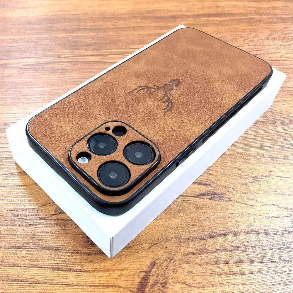 elegante-lederhulle-mit-hirschmotiv-fur-iphone-12-13-14-15-16-minipluspropromax-handyhulle-jlr-design-6 - JLR Design