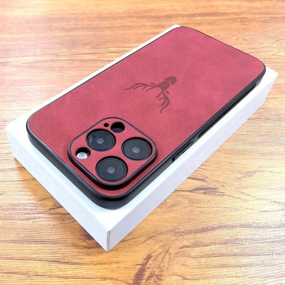 elegante-lederhulle-mit-hirschmotiv-fur-iphone-12-13-14-15-16-minipluspropromax-handyhulle-jlr-design-7 - JLR Design