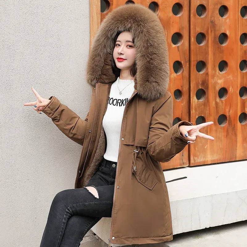 eleganter-damen-parka-mittellang-figurbetonter-mantel-mit-kordelzug-and-kontrast-details-jacke-jlr-design-6 - JLR Design