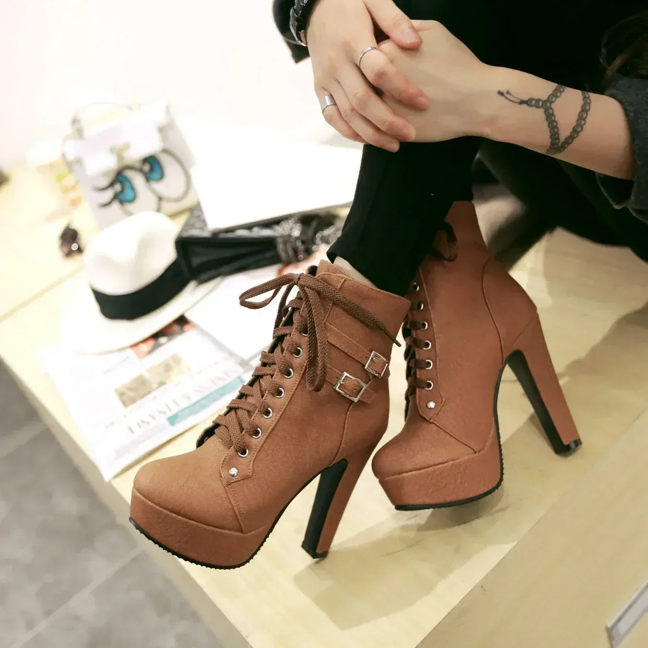 klassische-schnurstiefeletten-mit-plateau-high-heels-jlr-design-4 - JLR Design
