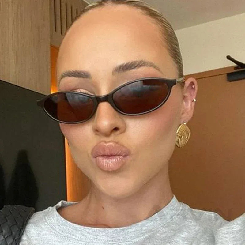 kleine-ovale-sonnenbrille-damen-or-retro-stil-or-uv400-or-modetrend-brille-jlr-design-2 - JLR Design