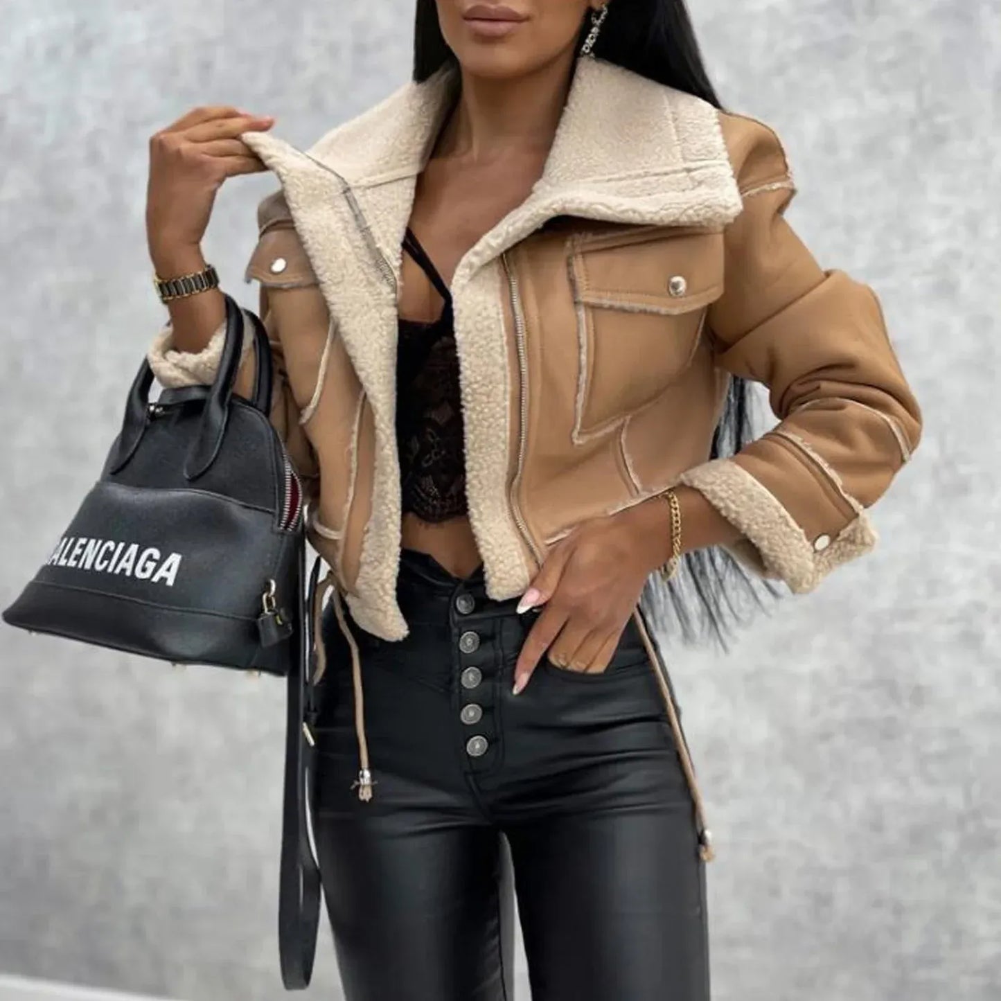 kurze-bikerjacke-in-lammfell-optik-stylische-faux-leather-jacke-fur-damen-jacke-jlr-design-15 - JLR Design