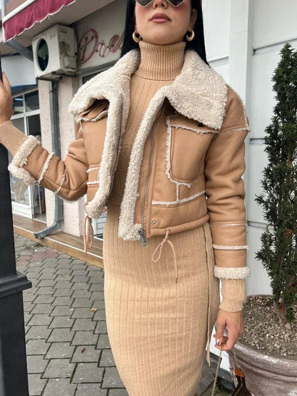 kurze-bikerjacke-in-lammfell-optik-stylische-faux-leather-jacke-fur-damen-jacke-jlr-design-3 - JLR Design