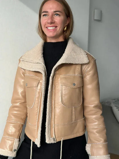 kurze-bikerjacke-in-lammfell-optik-stylische-faux-leather-jacke-fur-damen-jacke-jlr-design-5 - JLR Design