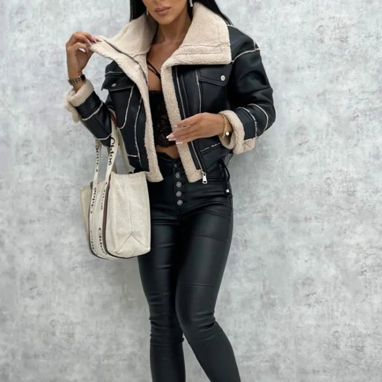 kurze-bikerjacke-in-lammfell-optik-stylische-faux-leather-jacke-fur-damen-jacke-jlr-design-9 - JLR Design