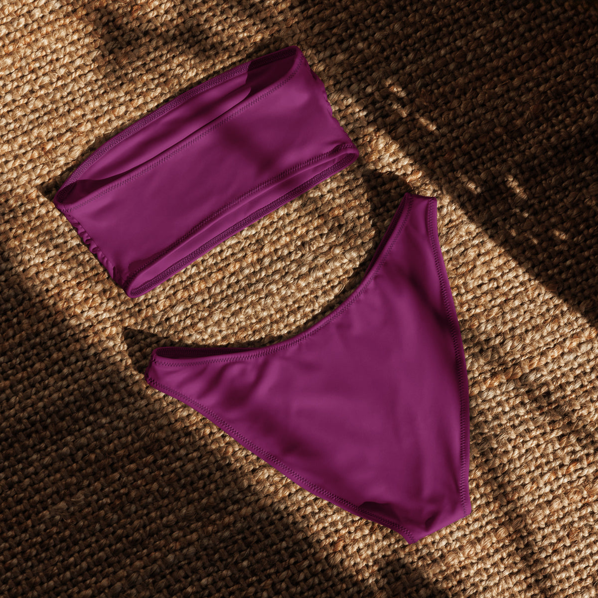 nachhaltiger-bandeau-bikini-aubergine-recyceltes-material-mit-allover-druck-bikini-jlr-design-jlr-design-de-5 - JLR Design