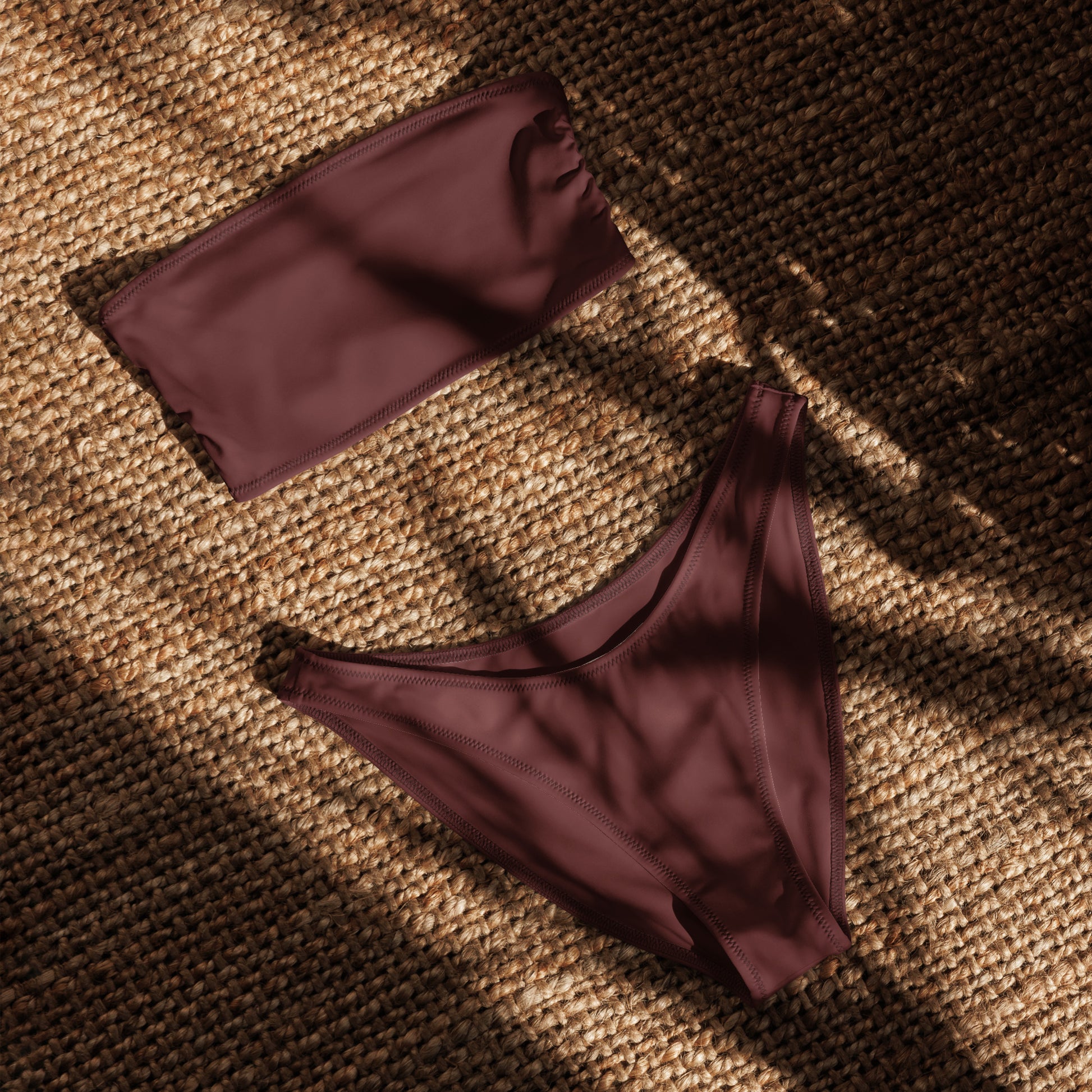 nachhaltiger-bandeau-bikini-auburn-recyceltes-material-mit-allover-druck-bikini-jlr-design-4 - JLR Design