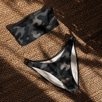 nachhaltiger-bandeau-bikini-black-camouflage-v1-recyceltes-material-mit-allover-druck-bikini-jlr-design-4 - JLR Design