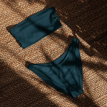 nachhaltiger-bandeau-bikini-blauwal-recyceltes-material-mit-allover-druck-bikini-jlr-design-4 - JLR Design