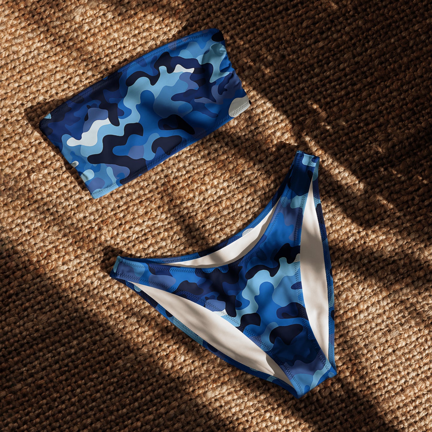 nachhaltiger-bandeau-bikini-blue-camouflage-v1-recyceltes-material-mit-allover-druck-bikini-jlr-design-4 - JLR Design