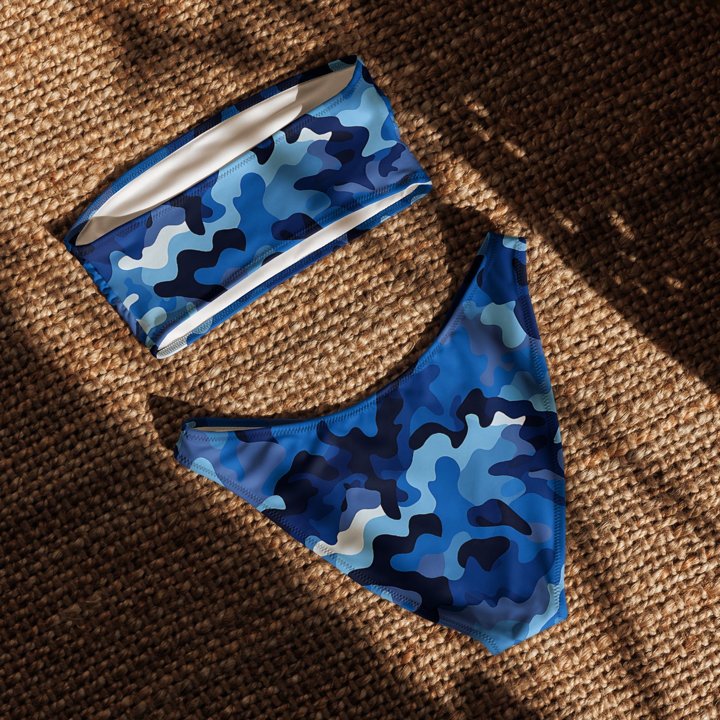 nachhaltiger-bandeau-bikini-blue-camouflage-v1-recyceltes-material-mit-allover-druck-bikini-jlr-design-5 - JLR Design