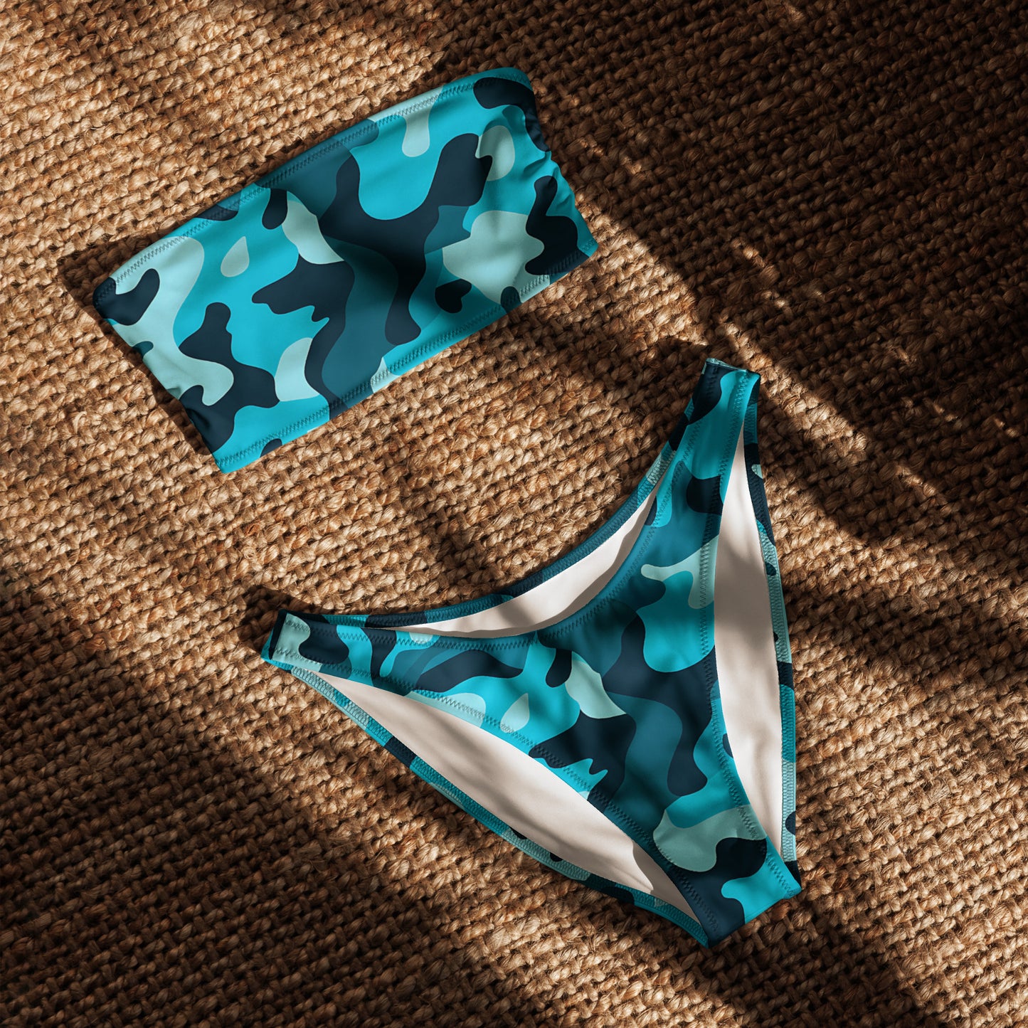 nachhaltiger-bandeau-bikini-blue-camouflage-v2-recyceltes-material-mit-allover-druck-bikini-jlr-design-4 - JLR Design