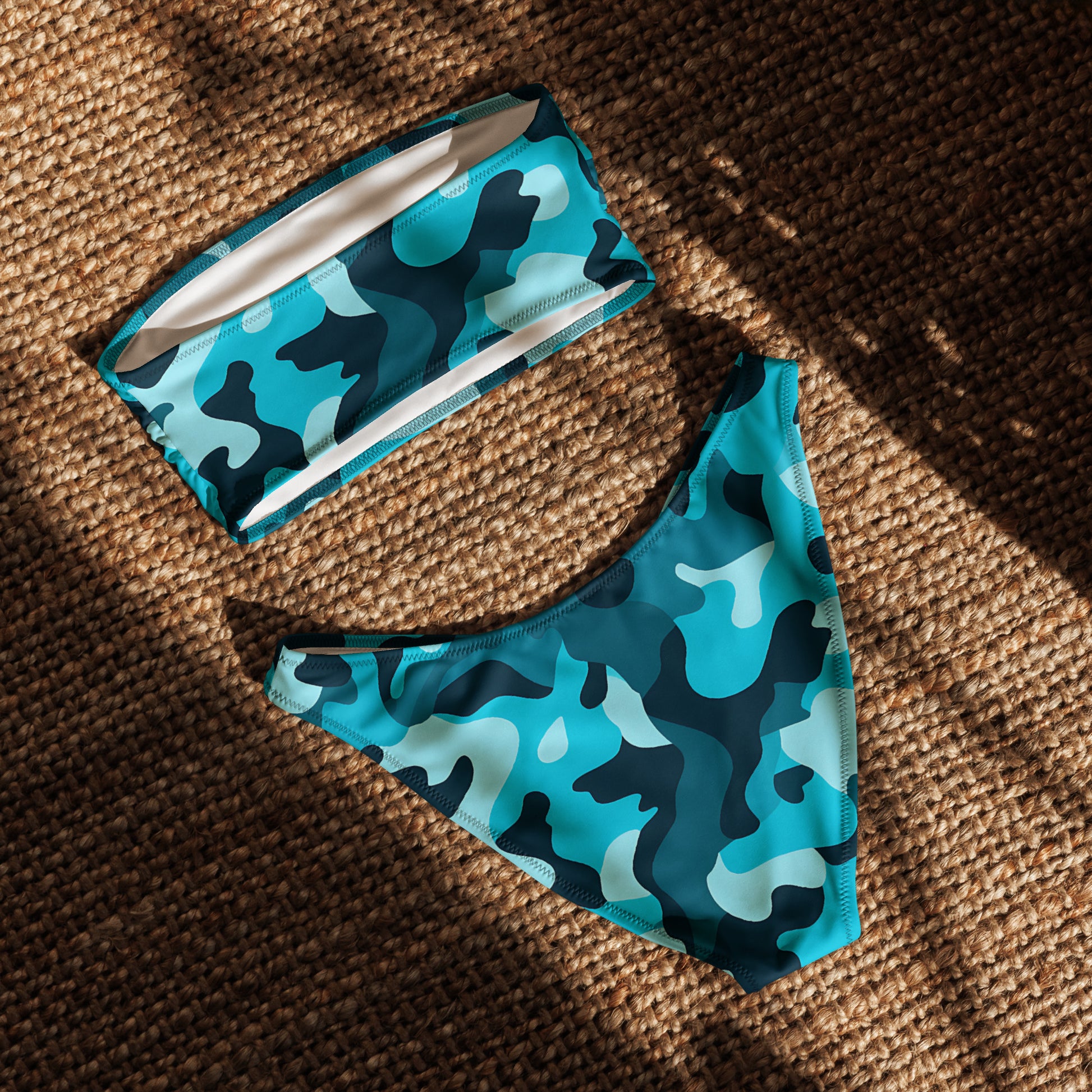 nachhaltiger-bandeau-bikini-blue-camouflage-v2-recyceltes-material-mit-allover-druck-bikini-jlr-design-5 - JLR Design