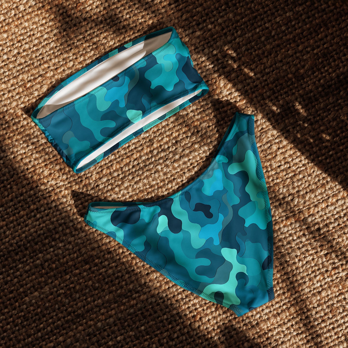nachhaltiger-bandeau-bikini-blue-camouflage-v3-recyceltes-material-mit-allover-druck-bikini-jlr-design-5 - JLR Design