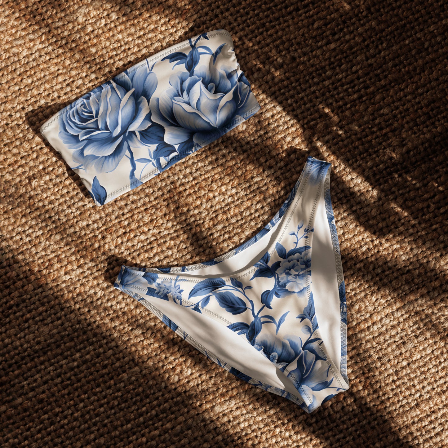 nachhaltiger-bandeau-bikini-blue-flowers-v2-recyceltes-material-mit-allover-druck-bikini-jlr-design-4 - JLR Design