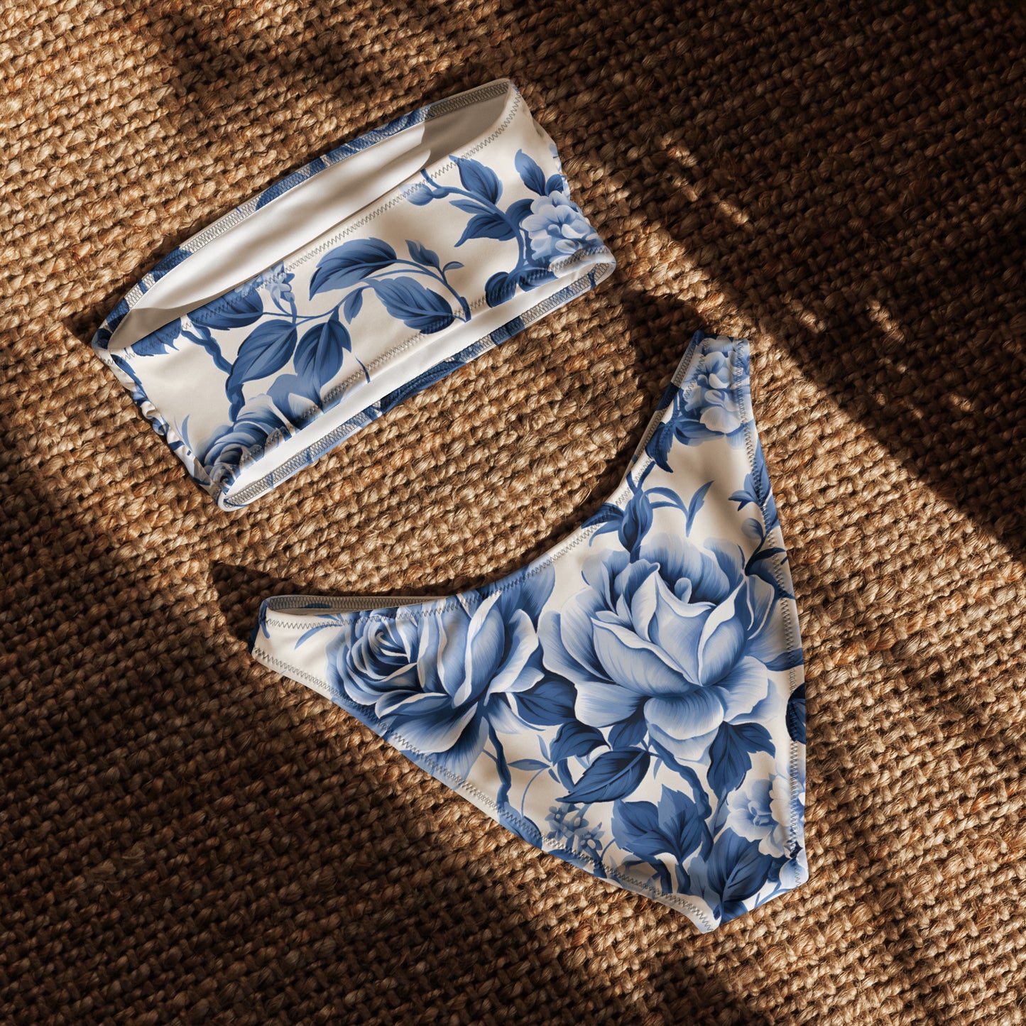 nachhaltiger-bandeau-bikini-blue-flowers-v2-recyceltes-material-mit-allover-druck-bikini-jlr-design-5 - JLR Design