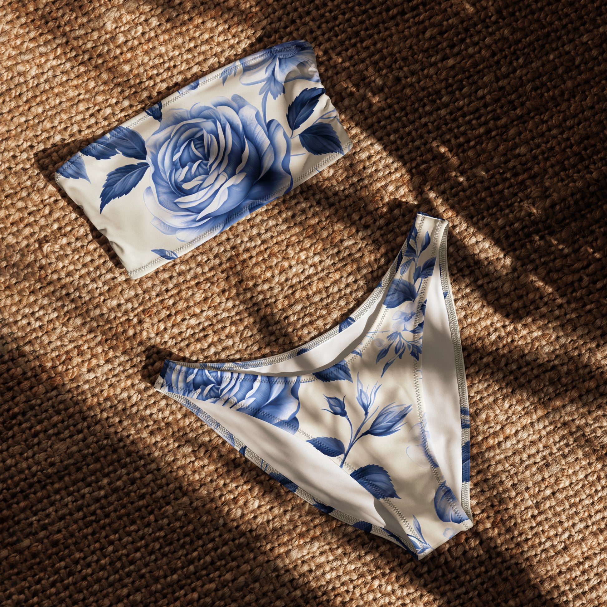nachhaltiger-bandeau-bikini-blue-rose-v1-recyceltes-material-mit-allover-druck-bikini-jlr-design-4 - JLR Design