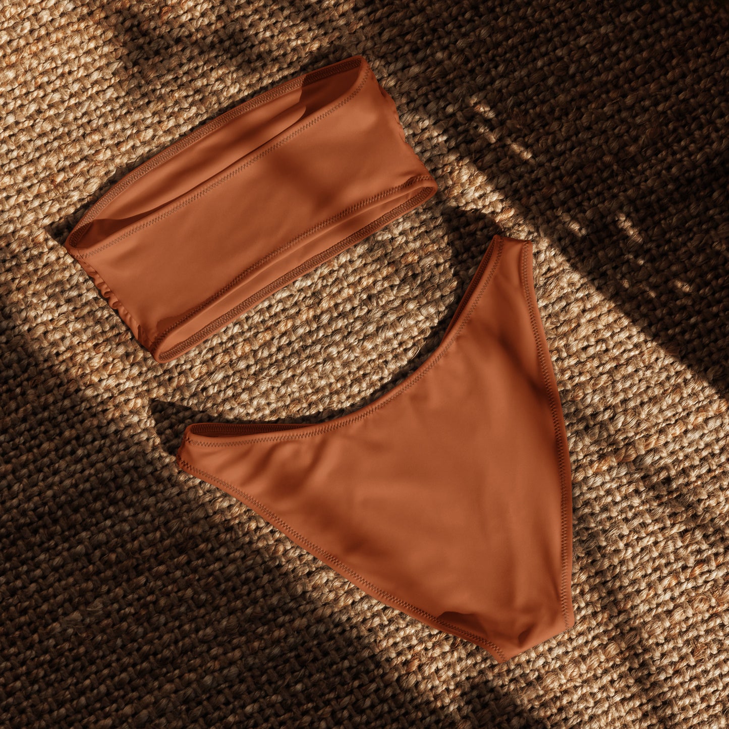 nachhaltiger-bandeau-bikini-braun-recyceltes-material-mit-allover-druck-bikini-jlr-design-5 - JLR Design