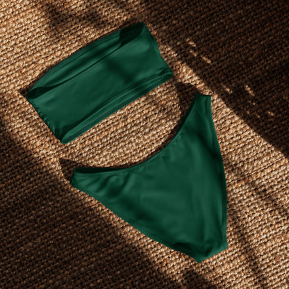 nachhaltiger-bandeau-bikini-british-racing-green-recyceltes-material-mit-allover-druck-bikini-jlr-design-5 - JLR Design