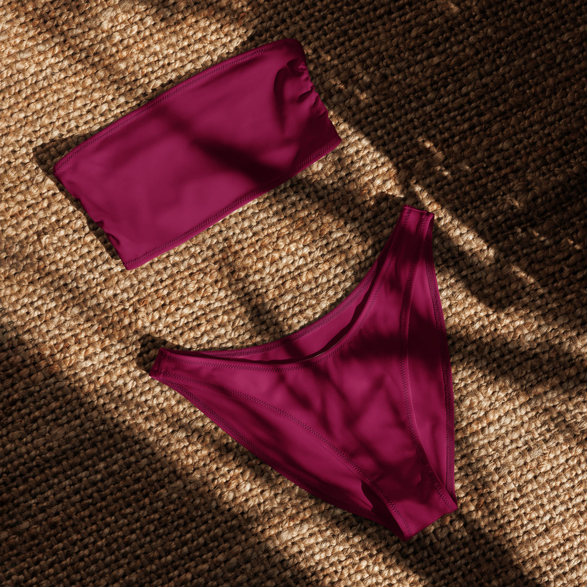 nachhaltiger-bandeau-bikini-burgundy-recyceltes-material-mit-allover-druck-bikini-jlr-design-jlr-design-de-4 - JLR Design
