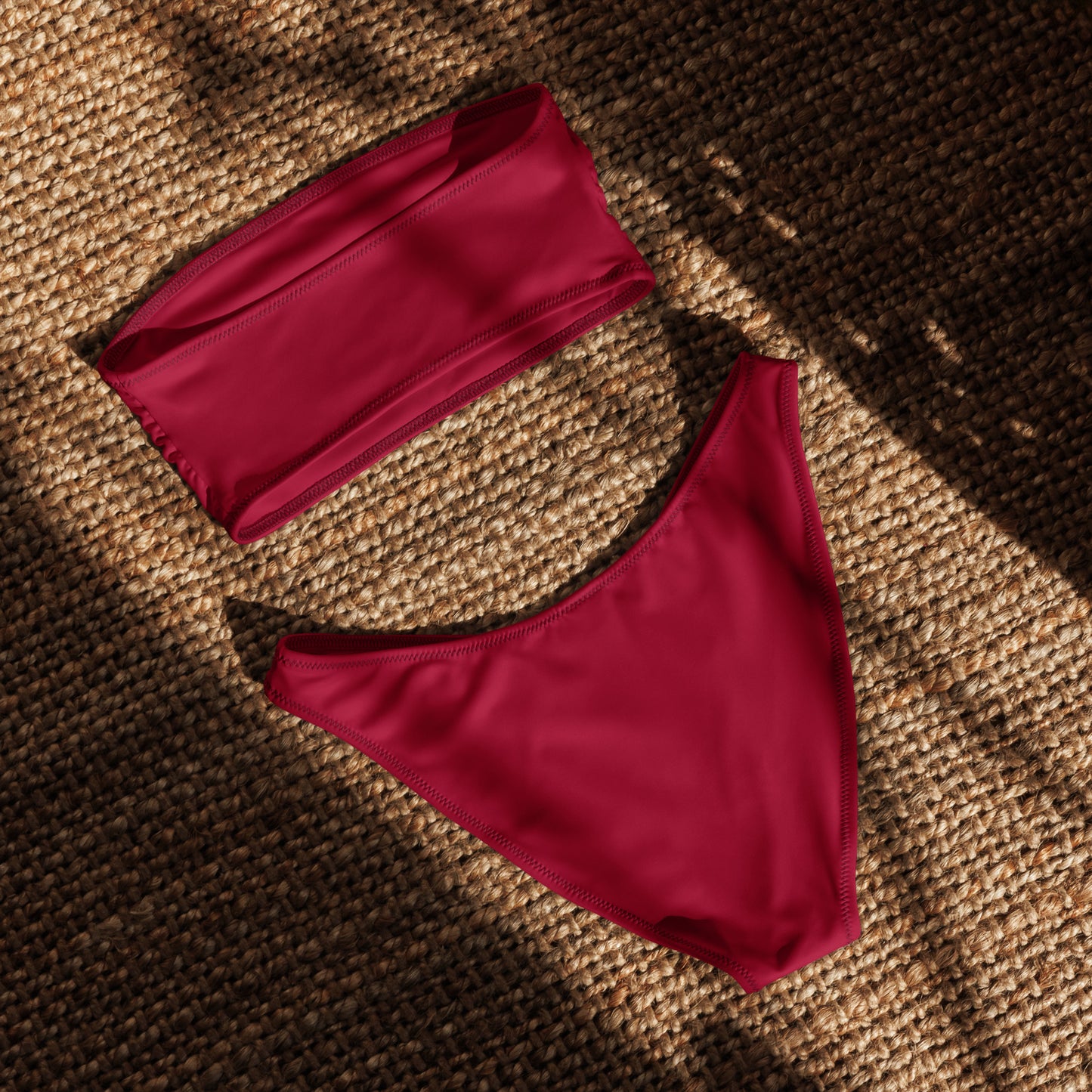 nachhaltiger-bandeau-bikini-carmine-recyceltes-material-mit-allover-druck-bikini-jlr-design-5 - JLR Design