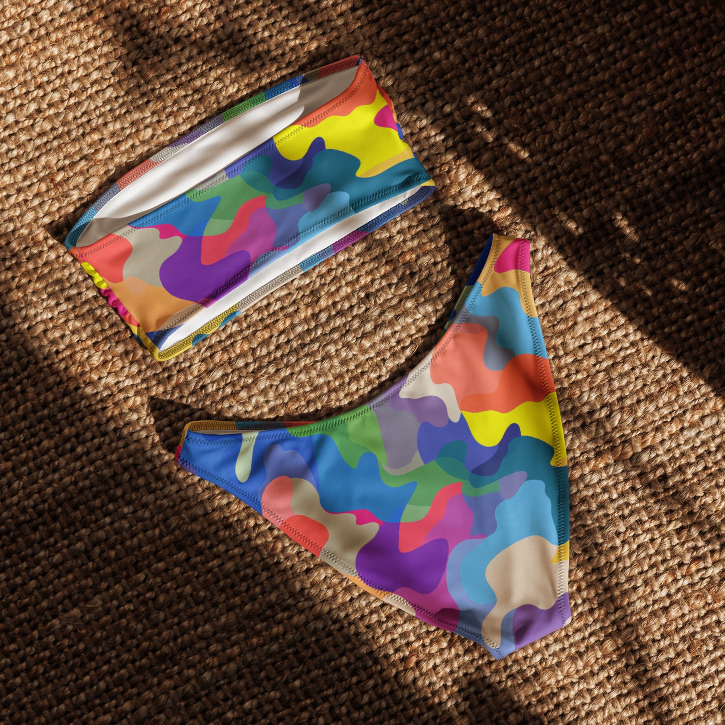 nachhaltiger-bandeau-bikini-colorful-camouflage-v3-recyceltes-material-mit-allover-druck-bikini-jlr-design-5 - JLR Design