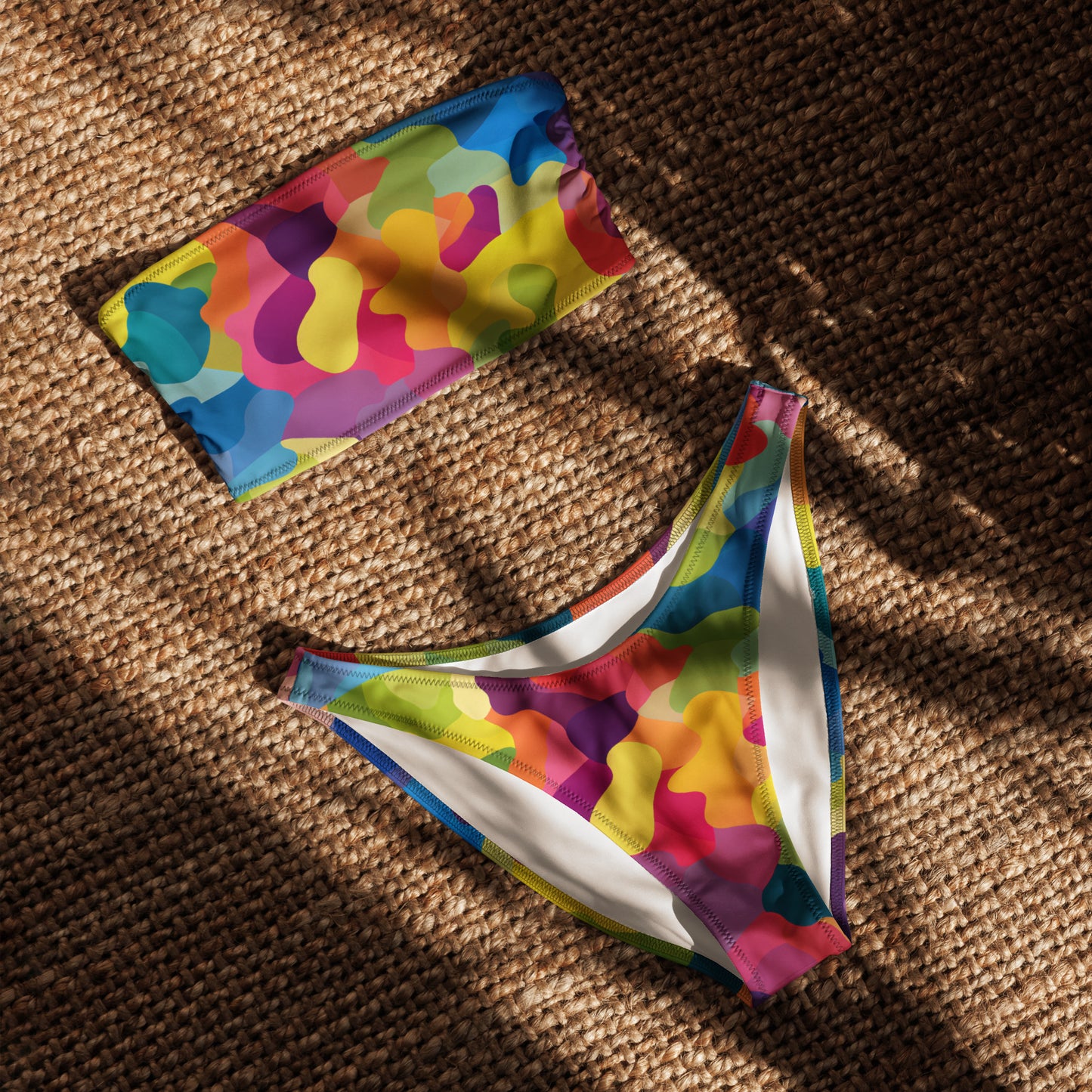 nachhaltiger-bandeau-bikini-colorful-camouflage-v4-recyceltes-material-mit-allover-druck-bikini-jlr-design-4 - JLR Design