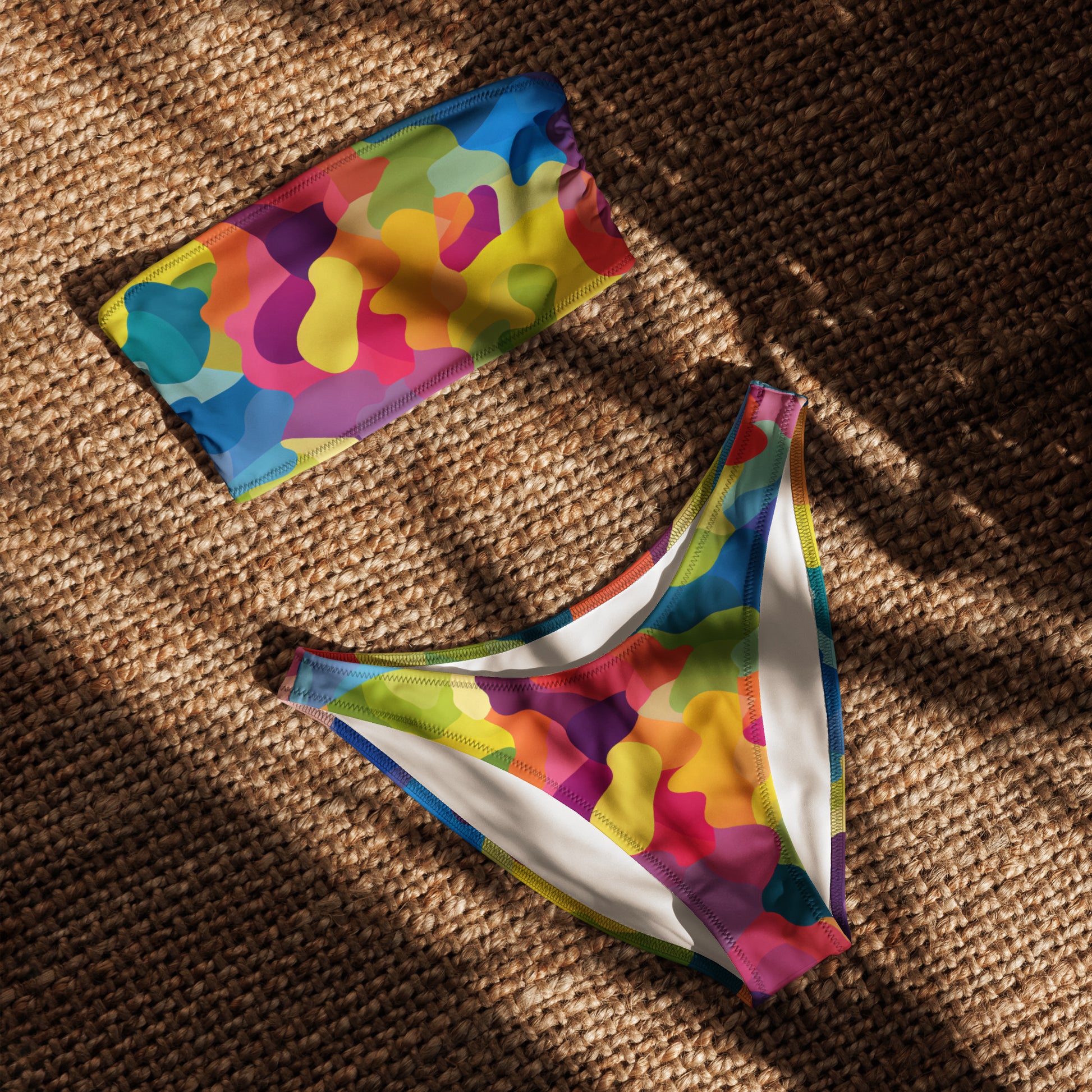 nachhaltiger-bandeau-bikini-colorful-camouflage-v4-recyceltes-material-mit-allover-druck-bikini-jlr-design-4 - JLR Design