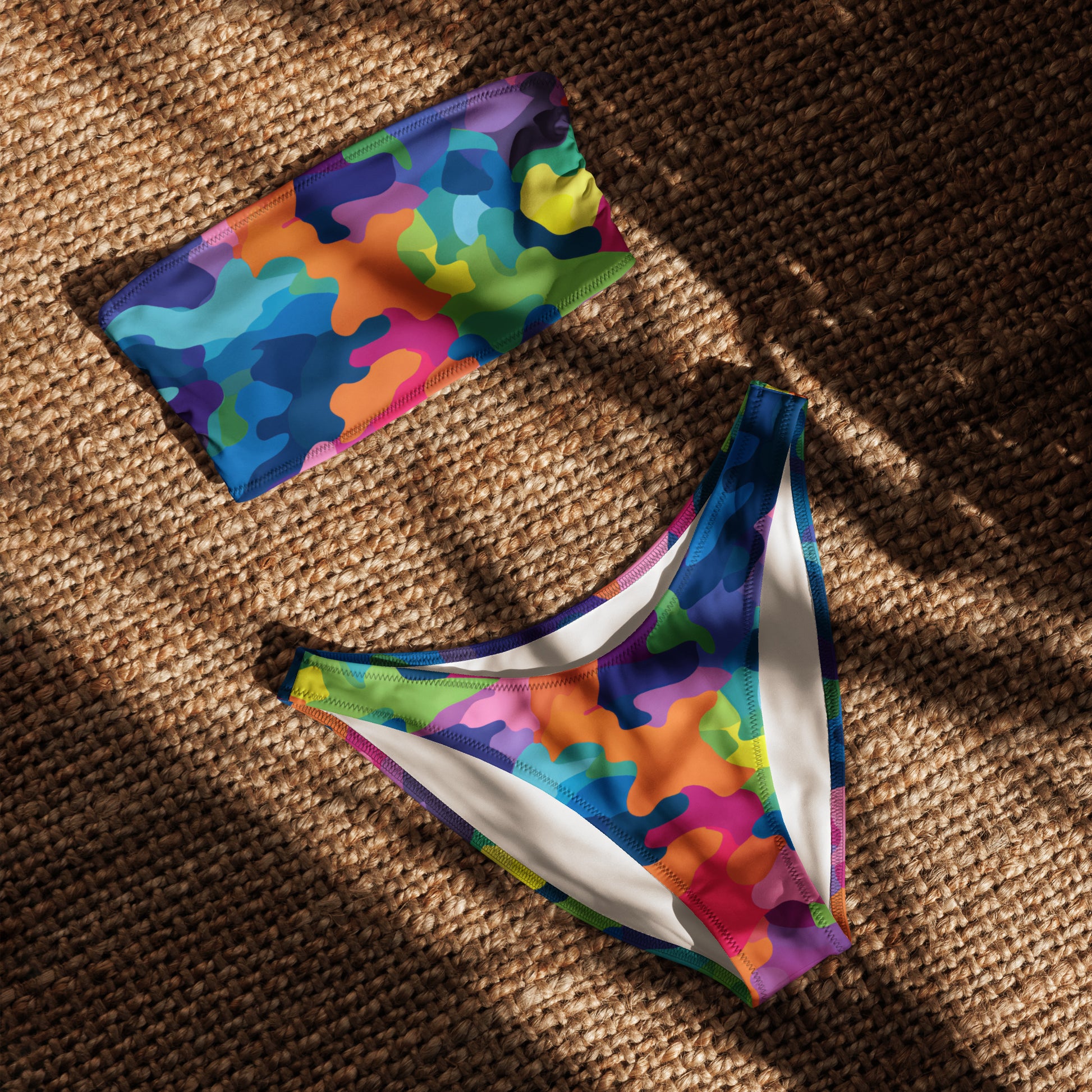 nachhaltiger-bandeau-bikini-colorful-camouflage-v5-recyceltes-material-mit-allover-druck-bikini-jlr-design-4 - JLR Design