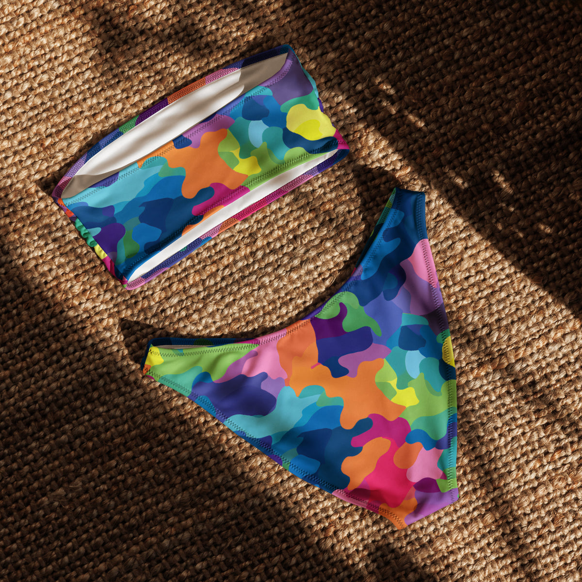 nachhaltiger-bandeau-bikini-colorful-camouflage-v5-recyceltes-material-mit-allover-druck-bikini-jlr-design-jlr-design-de-5 - JLR Design