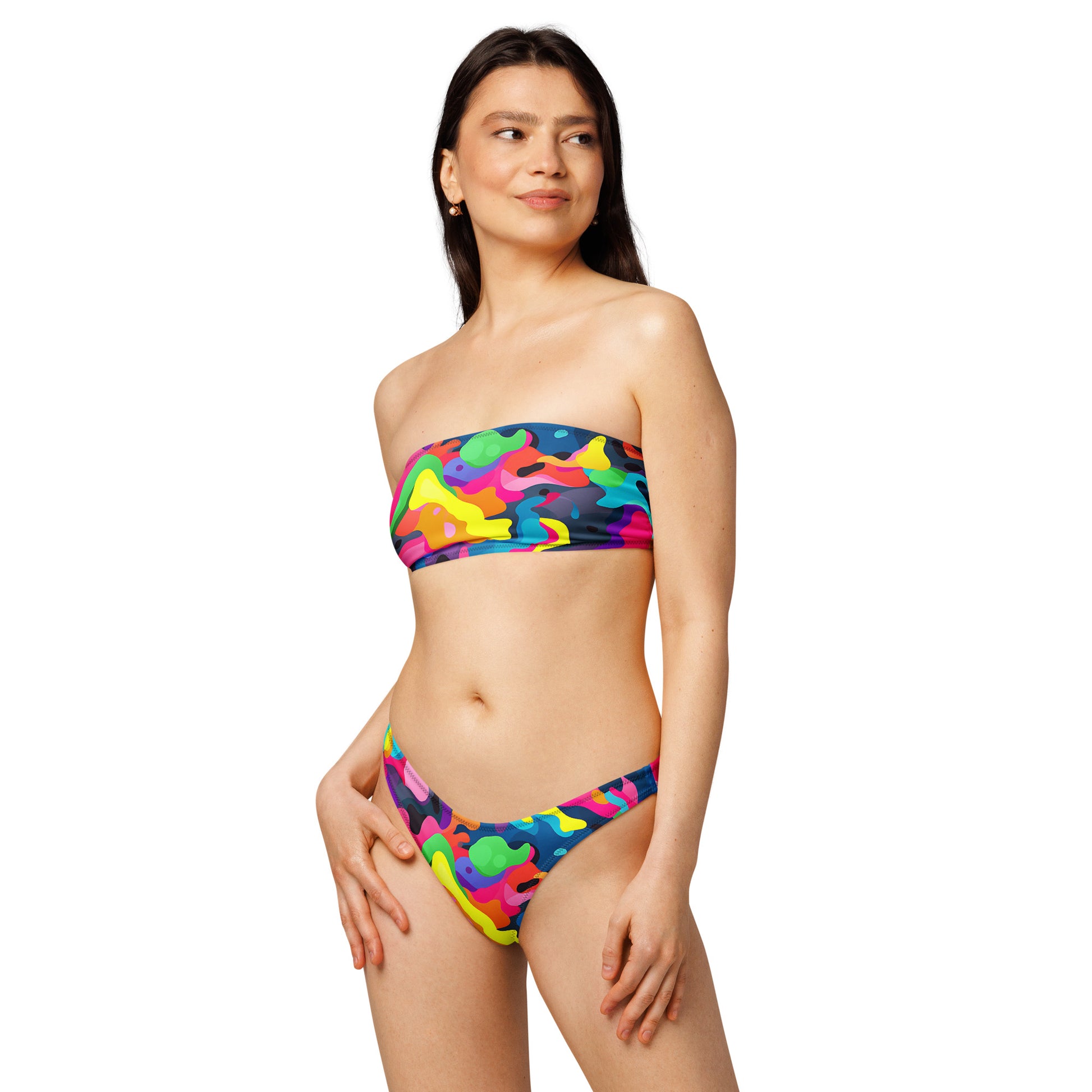 nachhaltiger-bandeau-bikini-colorful-camouflage-v6-recyceltes-material-mit-allover-druck-bikini-jlr-design-2 - JLR Design