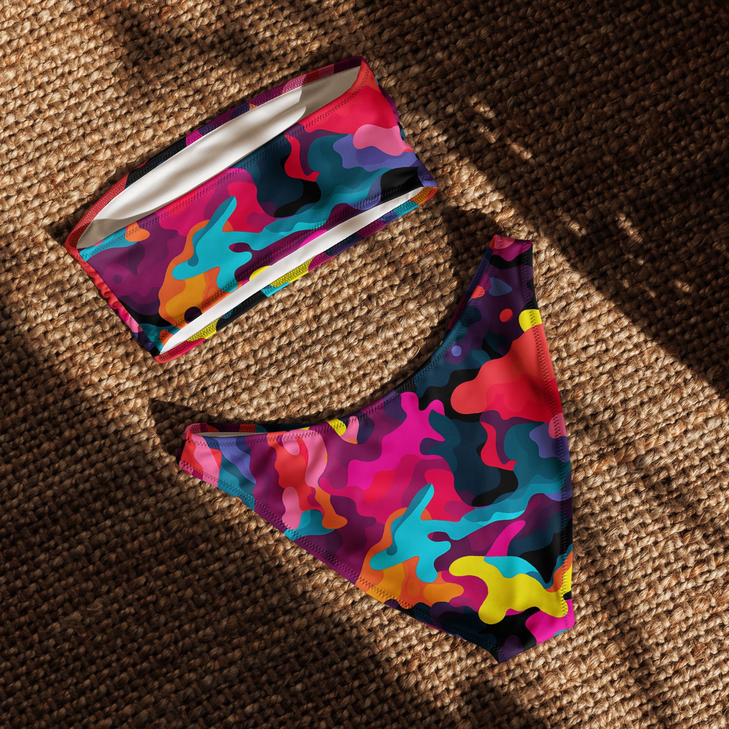 nachhaltiger-bandeau-bikini-colorful-camouflage-v7-recyceltes-material-mit-allover-druck-bikini-jlr-design-5 - JLR Design