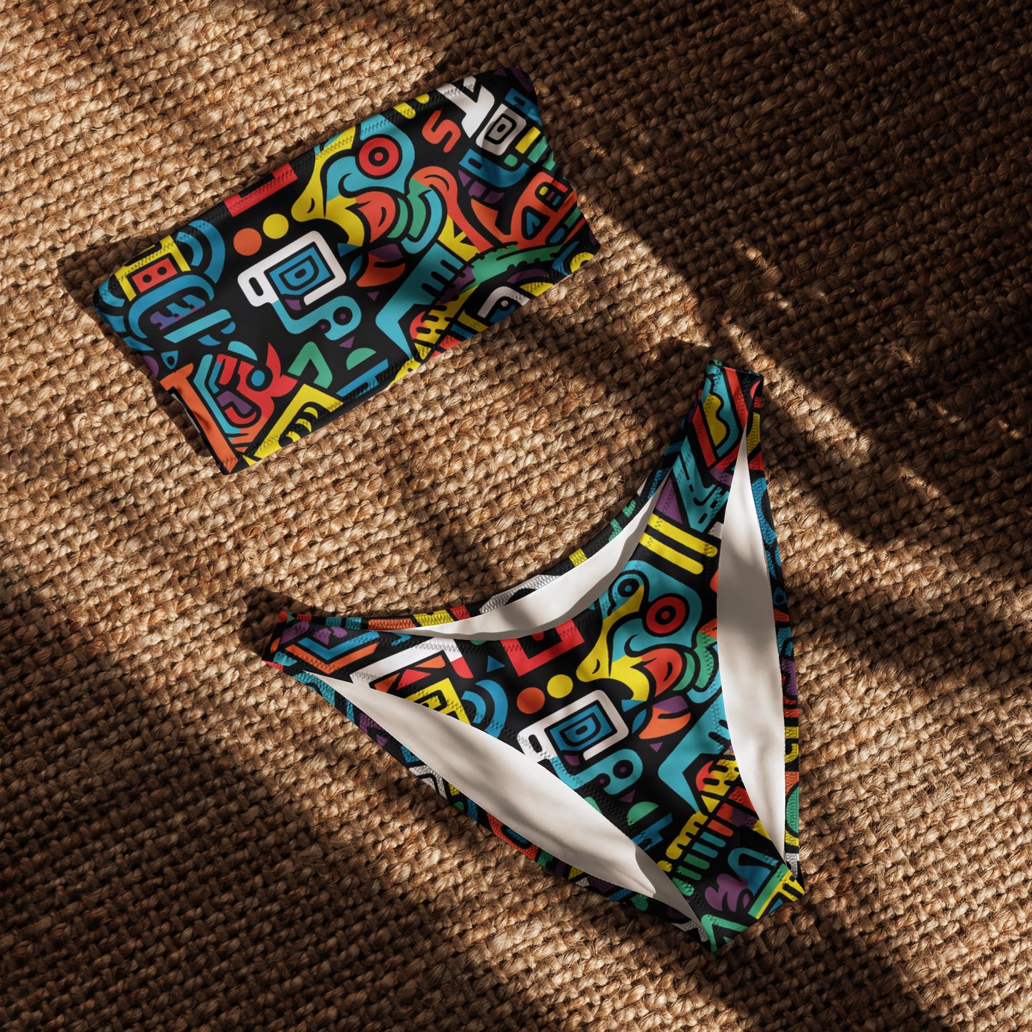 nachhaltiger-bandeau-bikini-colorful-graffiti-v1-recyceltes-material-mit-allover-druck-bikini-jlr-design-4 - JLR Design