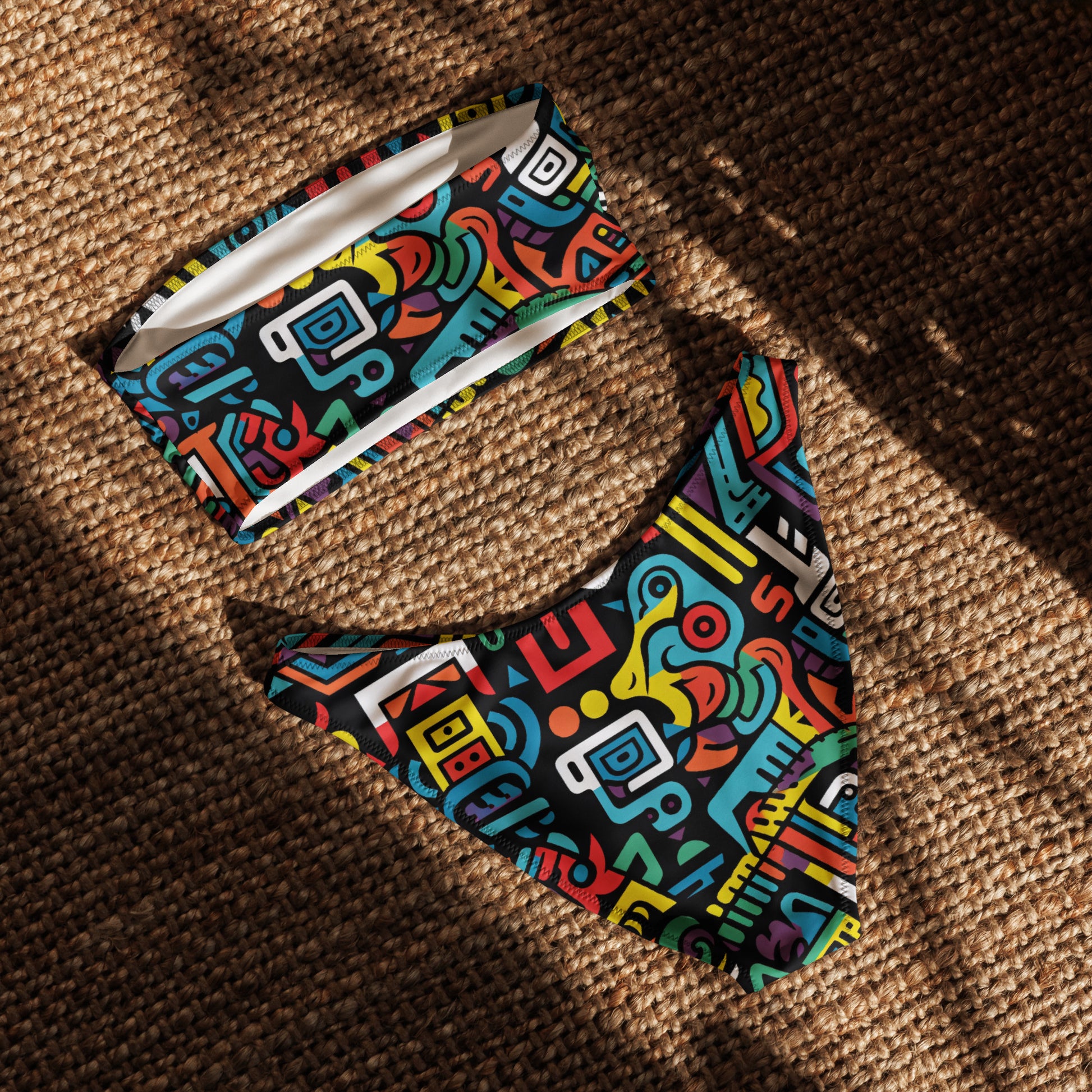 nachhaltiger-bandeau-bikini-colorful-graffiti-v1-recyceltes-material-mit-allover-druck-bikini-jlr-design-5 - JLR Design