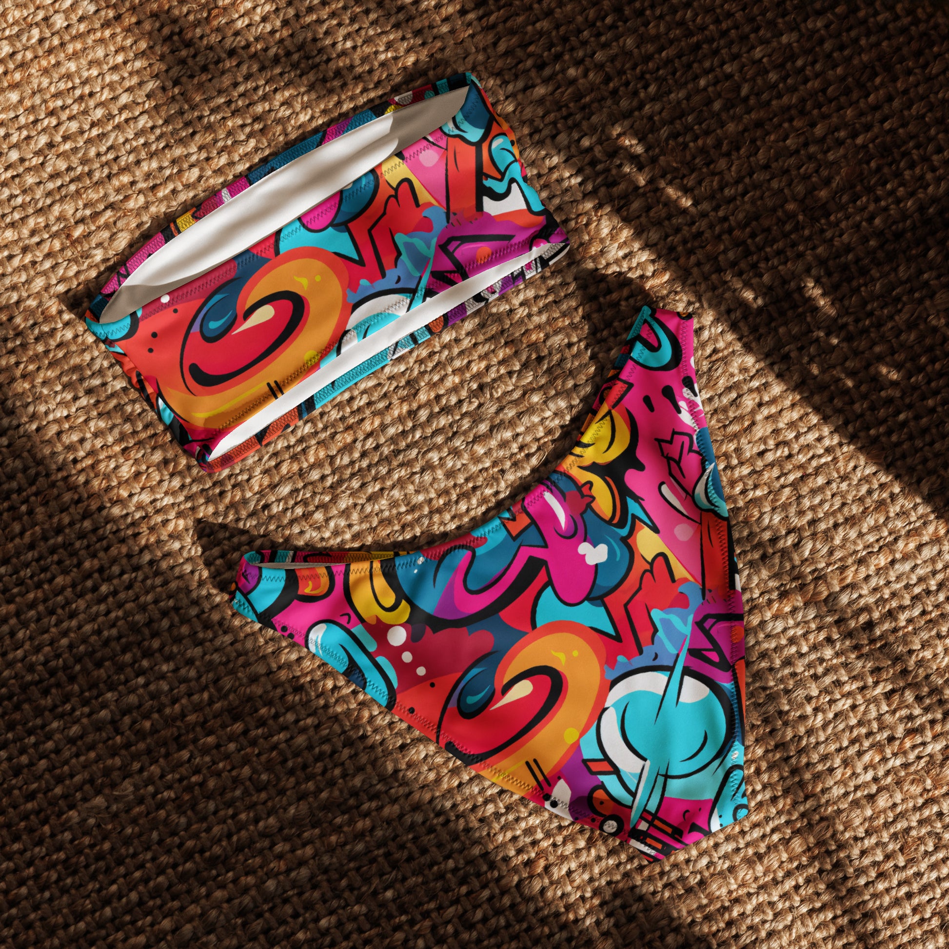 nachhaltiger-bandeau-bikini-colorful-graffiti-v6-recyceltes-material-mit-allover-druck-bikini-jlr-design-5 - JLR Design