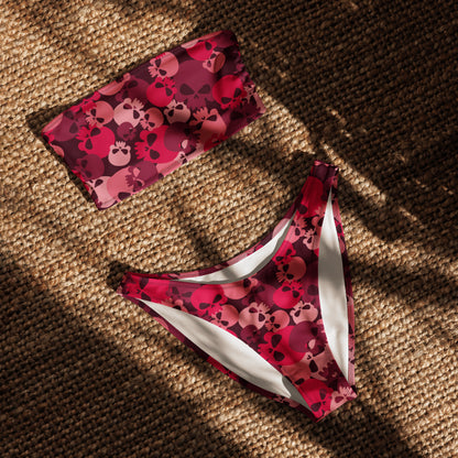 nachhaltiger-bandeau-bikini-crimson-skull-recyceltes-material-mit-allover-druck-bikini-jlr-design-4 - JLR Design