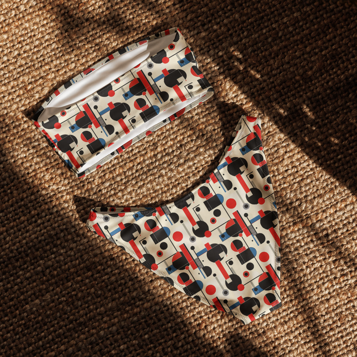 nachhaltiger-bandeau-bikini-geometry-v2-recyceltes-material-mit-allover-druck-bikini-jlr-design-jlr-design-de-5 - JLR Design