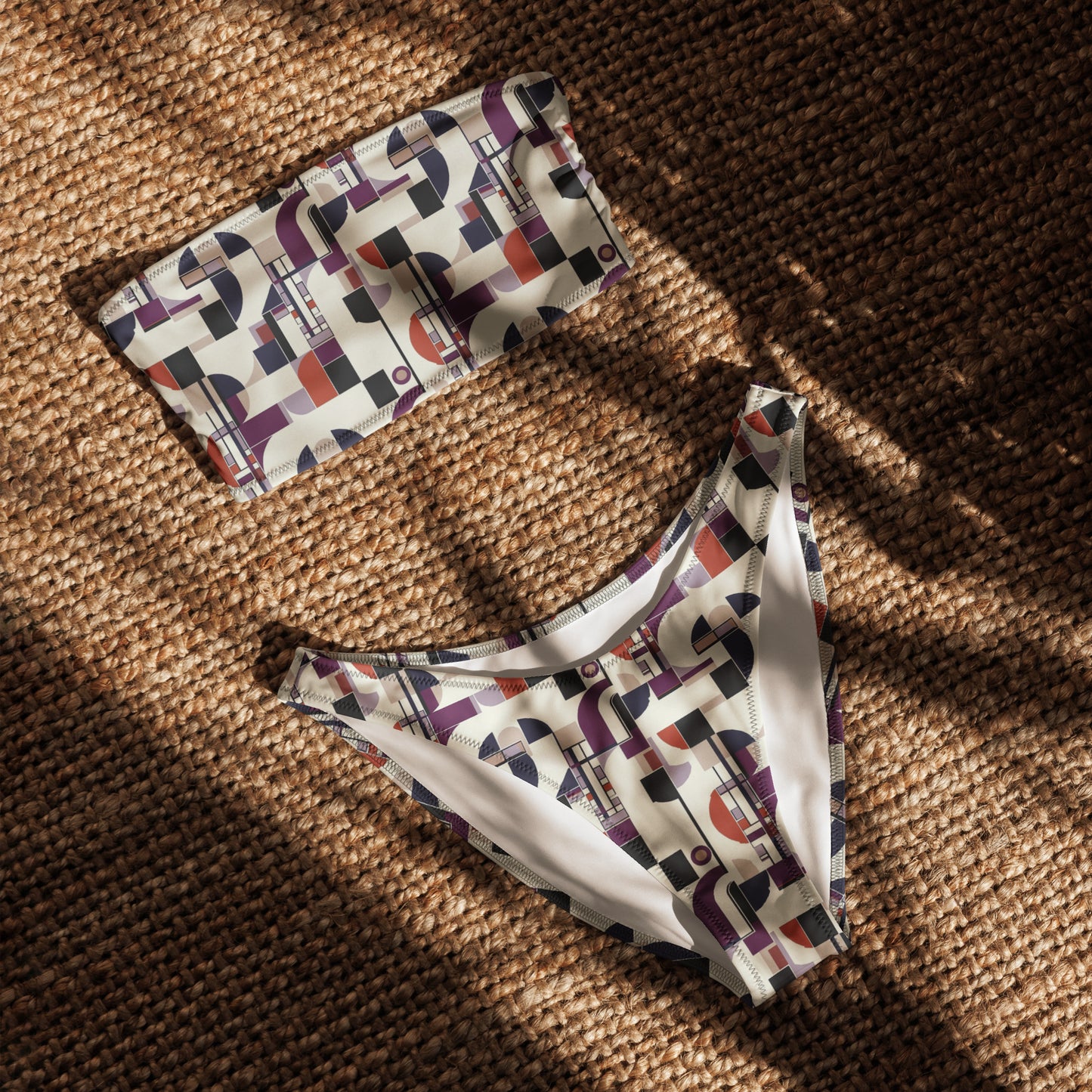 nachhaltiger-bandeau-bikini-geometry-v3-recyceltes-material-mit-allover-druck-bikini-jlr-design-4 - JLR Design
