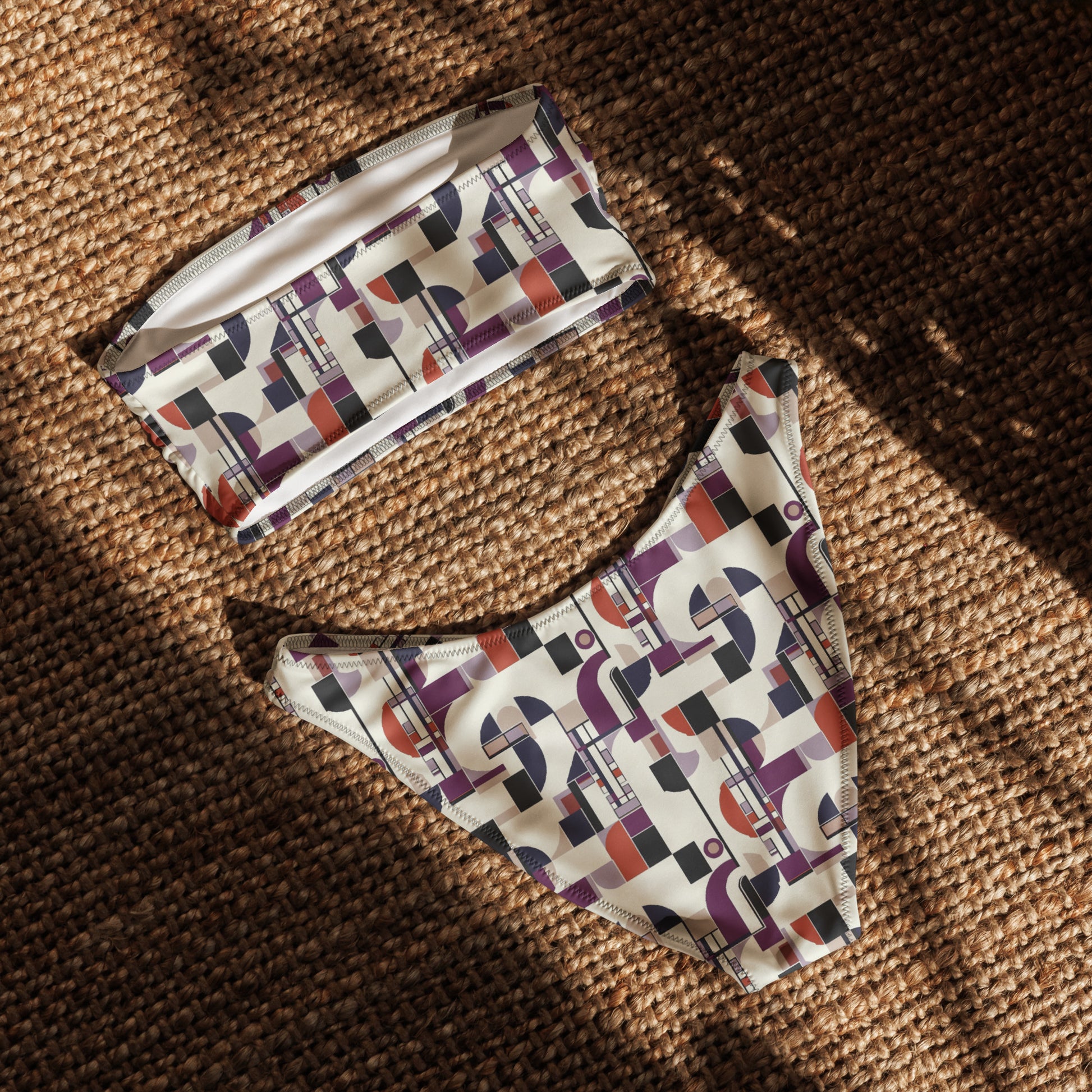 nachhaltiger-bandeau-bikini-geometry-v3-recyceltes-material-mit-allover-druck-bikini-jlr-design-5 - JLR Design
