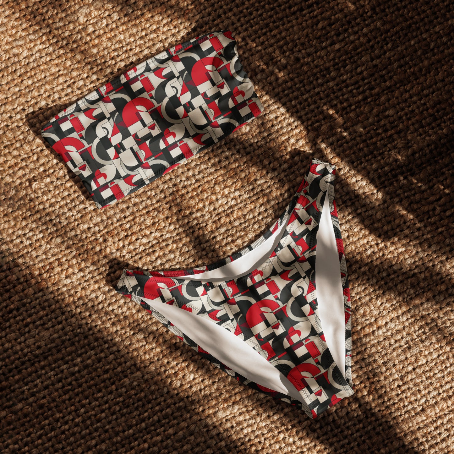 nachhaltiger-bandeau-bikini-geometry-v4-recyceltes-material-mit-allover-druck-bikini-jlr-design-4 - JLR Design