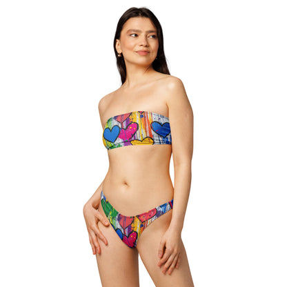 nachhaltiger-bandeau-bikini-graffiti-hearts-v1-recyceltes-material-mit-allover-druck-bikini-jlr-design-2 - JLR Design