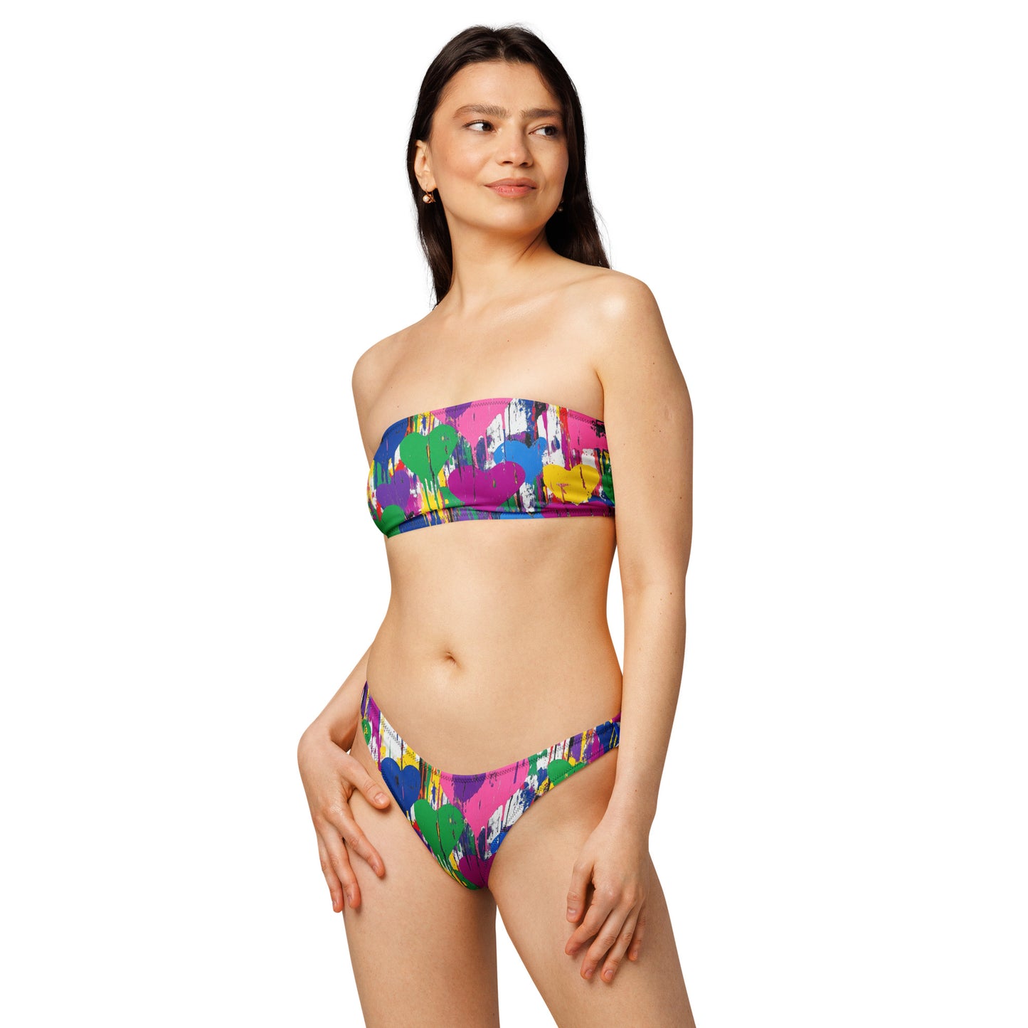 nachhaltiger-bandeau-bikini-graffiti-hearts-v2-recyceltes-material-mit-allover-druck-bikini-jlr-design-2 - JLR Design