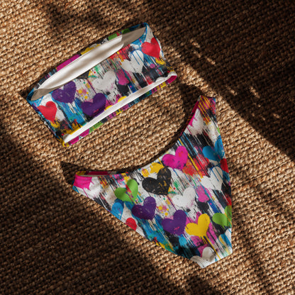 nachhaltiger-bandeau-bikini-graffiti-hearts-v4-recyceltes-material-mit-allover-druck-bikini-jlr-design-5 - JLR Design