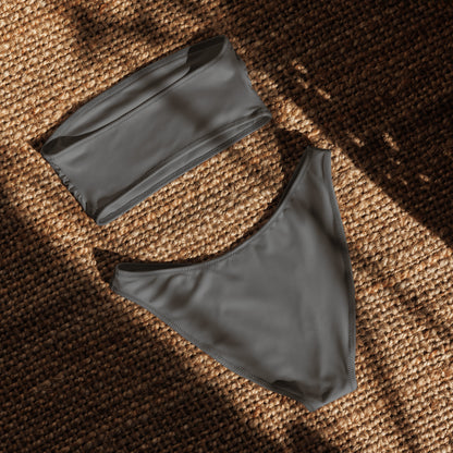 nachhaltiger-bandeau-bikini-grau-recyceltes-material-mit-allover-druck-bikini-jlr-design-4 - JLR Design