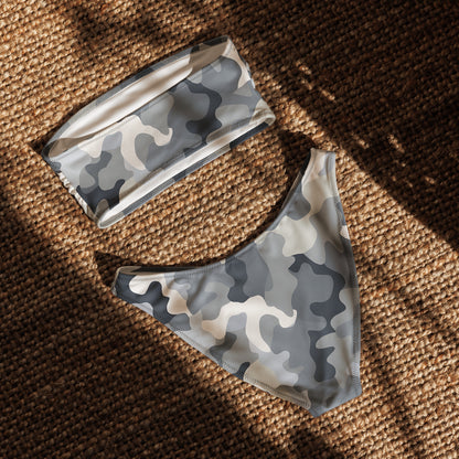 nachhaltiger-bandeau-bikini-gray-camouflage-v1-recyceltes-material-mit-allover-druck-bikini-jlr-design-5 - JLR Design