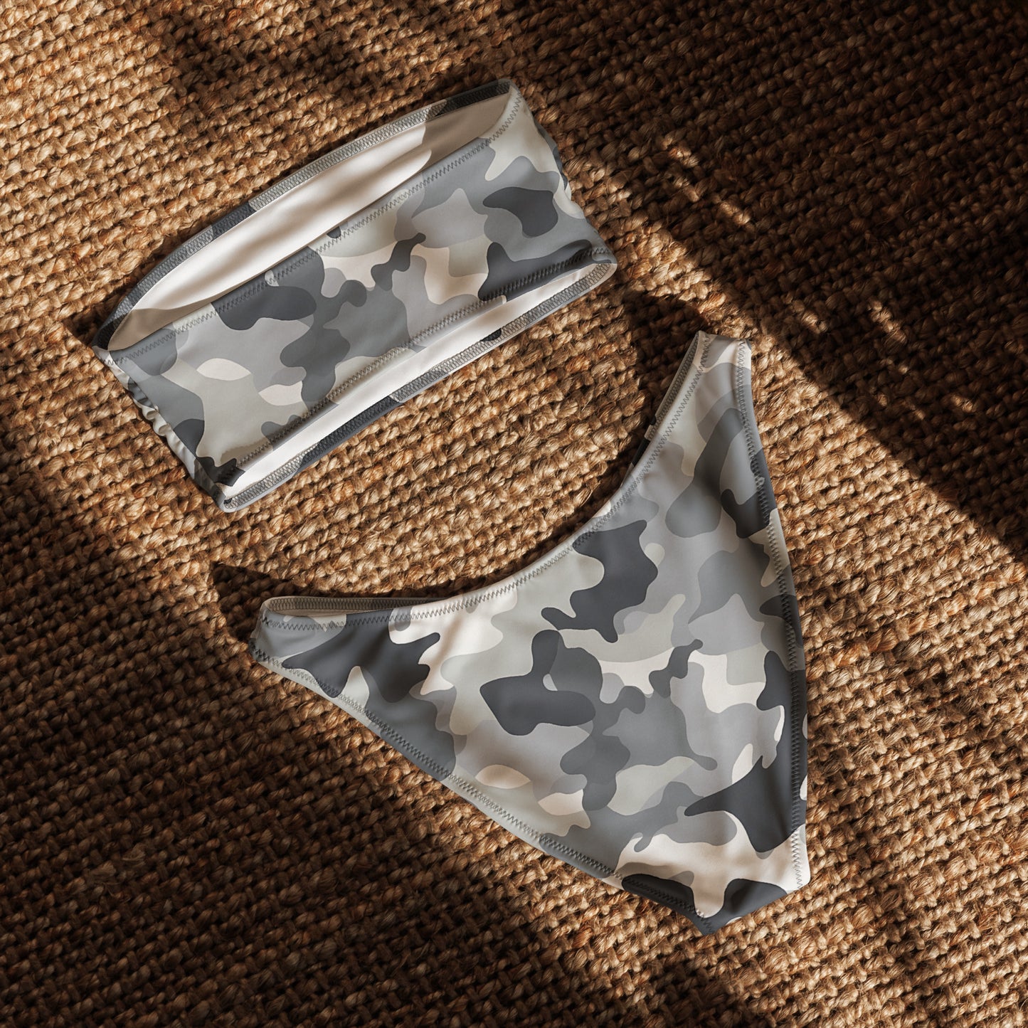 nachhaltiger-bandeau-bikini-gray-camouflage-v2-recyceltes-material-mit-allover-druck-bikini-jlr-design-5 - JLR Design